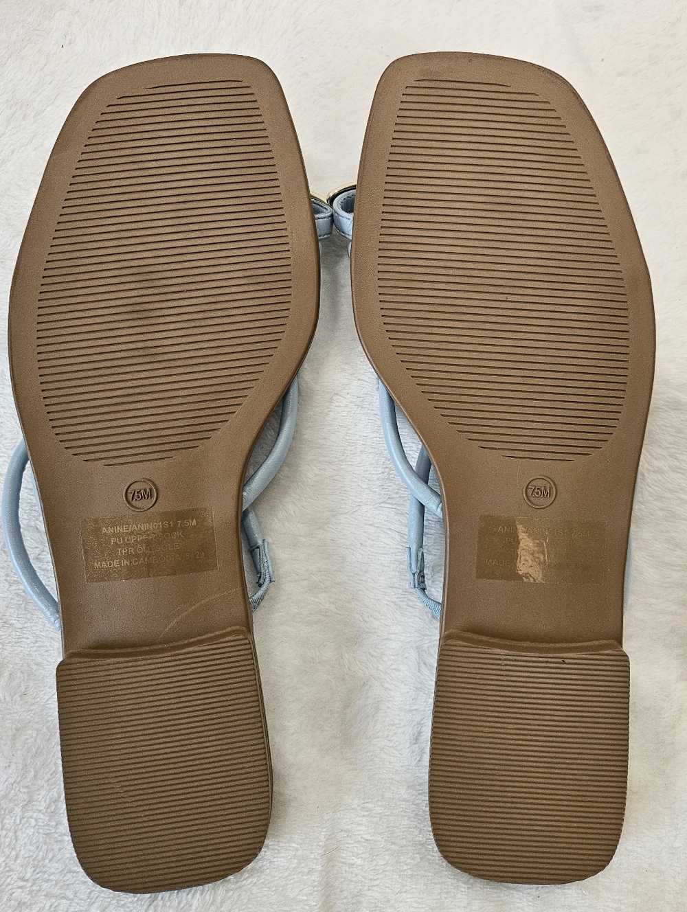 Steve Madden Pale Blue Strappy Toe-Ring Heels with Gold Accent - Picture 7 of 9